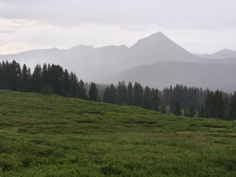 Z Silvertonu na Rolling Mountain Pass